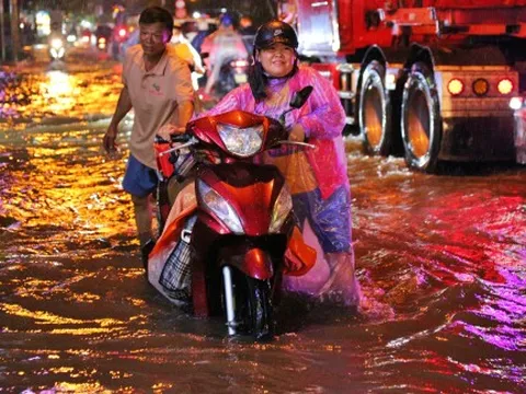 Mới đầu mùa triều cường người dân TPHCM đã khổ vì ngập 