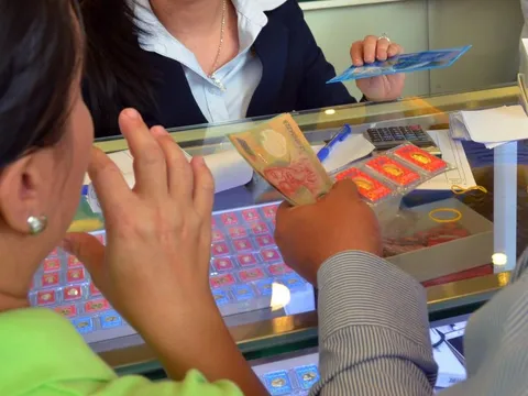 Giá vàng hôm nay, 9-10: Tăng lên đỉnh cao mới