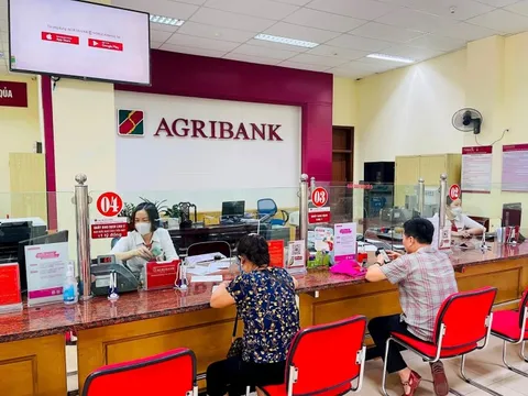 Từ nay, người dân được làm thủ tục cấp đổi sổ đỏ tại Agribank