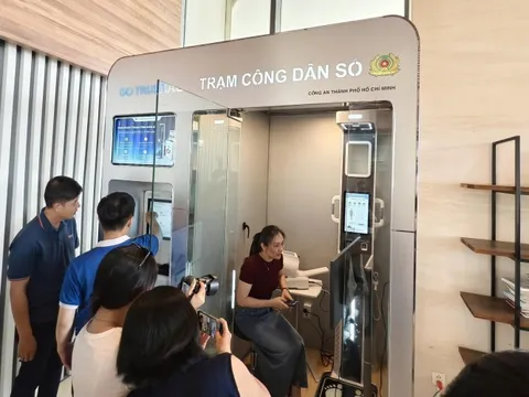 Công an TP HCM lần đầu ra mắt "Trạm công dân số"