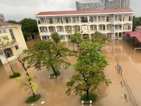Trường ở Hà Nội cho học sinh học online suốt 10 ngày vì ngập