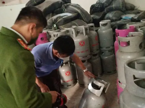 Căng sức bảo vệ thương hiệu
