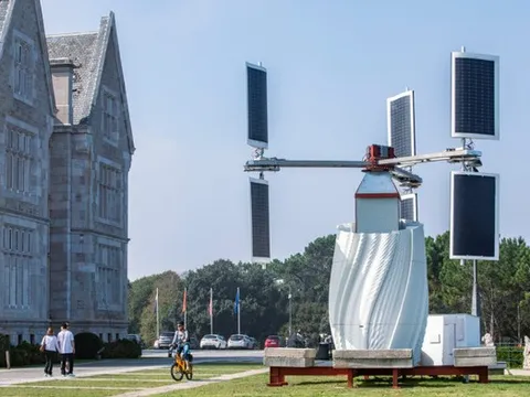 Độc đáo turbine điện gió lai điện mặt trời, tạo ra điện bất kể ngày đêm