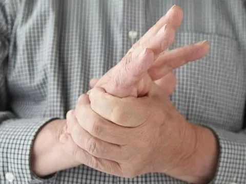 Thấy tay có dấu hiệu này, đi khám thận ngay kẻo "hối không kịp"