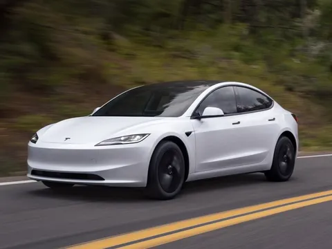 Tesla Model 3 Standard bản tiêu chuẩn được trang bị những gì?