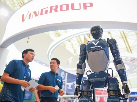 Cổ phiếu Vingroup lại tăng trần, tài sản ông Vượng vượt 19 tỷ USD