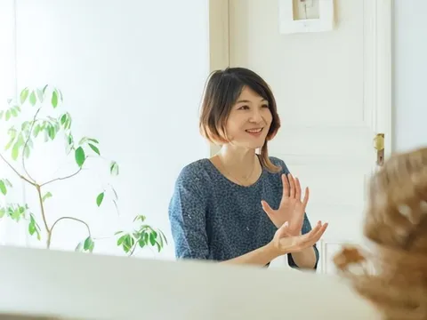 Ở tuổi trung niên nên mua vàng hay gửi tiết kiệm? Tôi đã thử cả 2 cách trong 1 năm và rút ra bài học lớn thay đổi hẳn tư duy tài chính