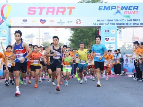 Chạy bộ gây quỹ hỗ trợ bệnh nhân ung thư