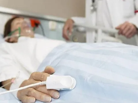 Cô gái 20 tuổi hoại tử ngón chân vì thường xuyên uống thứ nước "vạn người mê"