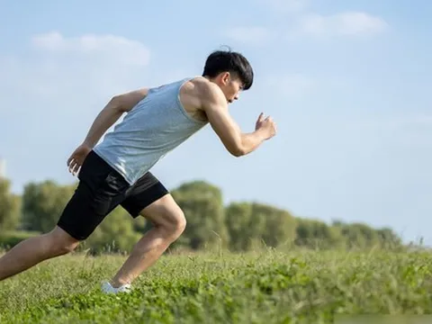 Người đàn ông 40 tuổi chạy bộ 40 phút mỗi ngày, nửa năm sau kết quả gây bất ngờ