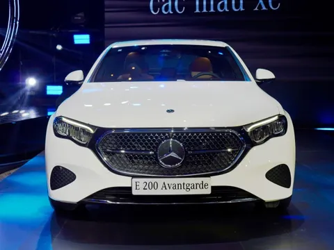 Có gì ở Mercedes-Benz E 200 Avantgarde mới, giá gần 2,5 tỷ đồng?