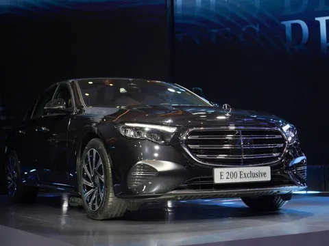 Mercedes-Benz E 200 Exclusive - sedan hạng sang giá gần 2,6 tỷ đồng
