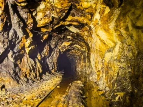 Khoan sâu hơn 2.000m, phát hiện mỏ vàng lớn trữ lượng hơn 1.000 tấn, trị giá 2,2 triệu tỷ đồng