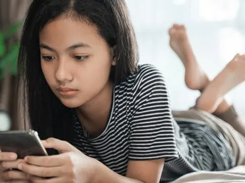 "Soi" não tuổi teen, phát hiện 1 "BÍ MẬT" khiến hàng triệu người làm cha mẹ phải suy nghĩ lại…