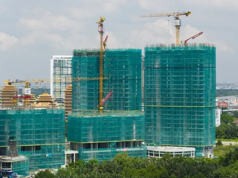 Đại gia bất động sản ồ ạt ra hàng, tuyển dụng quy mô lớn