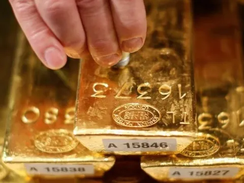 Lý do giá vàng thế giới tăng hơn 60% từ đầu năm