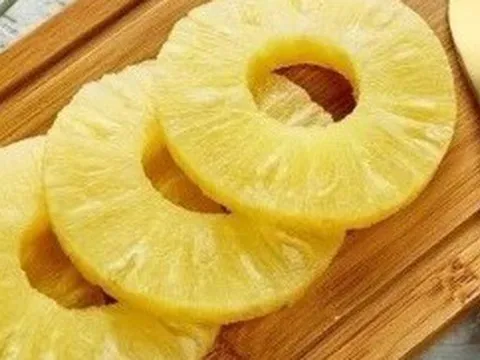 Chợ Việt có loại quả thơm nức mũi, giá rẻ rề chỉ từ 10.000 đồng/kg, quá dễ mua được "hàng tuyển"