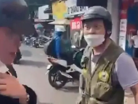 Người đàn ông vừa đánh nam thanh niên vừa hỏi 'Mày biết tao là ai không?' 