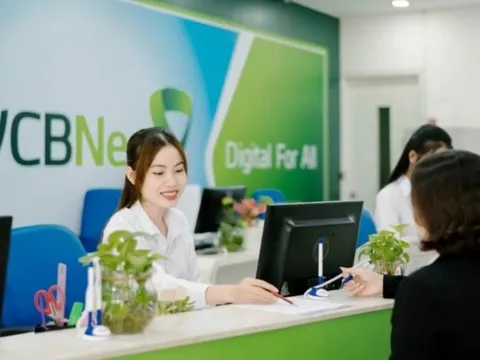 Một ngân hàng chuyển giao bắt buộc đóng 25 phòng giao dịch cùng lúc