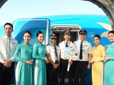 "Bay nhẹ tới Hà Nội": Kết nối vẻ đẹp mùa thu Thủ đô với thông điệp xanh cùng Vietnam Airlines