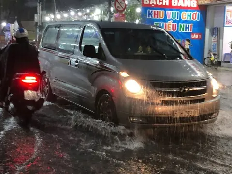 Thời tiết phức tạp: Bão số 12 áp sát, Nam Bộ mưa dông, nguy cơ lốc xoáy