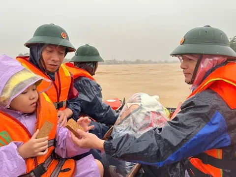 Chủ tịch Quảng Trị chỉ đạo khẩn ứng phó ngập lụt, sạt lở do mưa lớn
