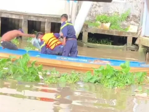 Tìm thấy thi thể con người phụ nữ bán vé số rơi sông