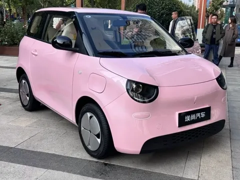 Mẫu xe điện mini này có cửa nếu về Việt Nam?