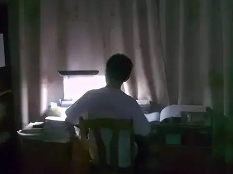 Nửa đêm phát hiện cảnh tượng bất thường trong phòng con trai, mẹ lập tức cho đi viện: Suýt thì mất cả một cuộc đời!