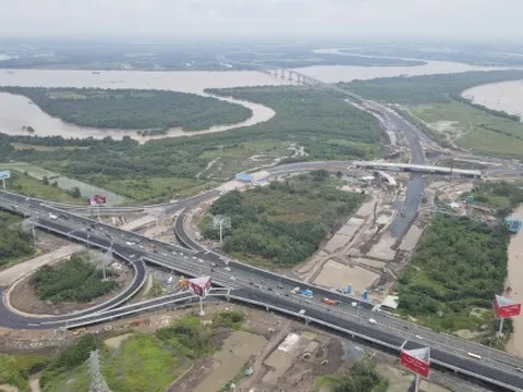 Dừng thi công nhánh A Vành đai 3 TPHCM do lún cục bộ