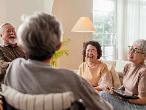 Sau tuổi 50, khôn ngoan thì đừng làm 4 điều này với họ hàng