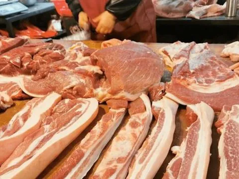 Chồng đâm vợ trọng thương vì đi chợ mua được thịt lợn giảm giá