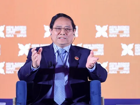 Thủ tướng kêu gọi các nước ASEAN đoàn kết và tự cường