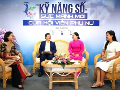 Phụ nữ giữ vai trò quan trọng trong chuyển đổi số vì họ dẫn dắt các thế hệ trong gia đình