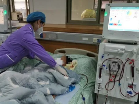 Người phụ nữ 28 tuổi suy đa tạng vì thường xuyên uống thứ nước nhiều người mê