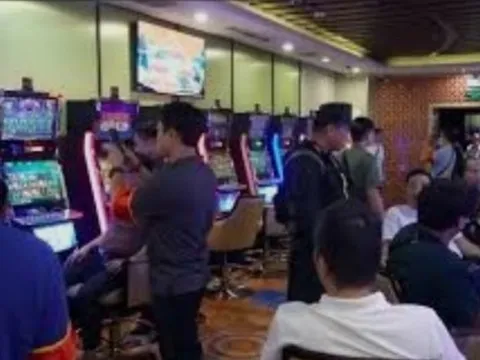 Vụ đánh bạc ở Khách sạn Pullman: 2 bị cáo ra đầu thú trước phiên xét xử
