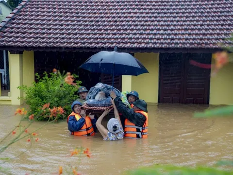 Sau mưa lũ dữ dội, người dân Huế đón tin vui bất ngờ