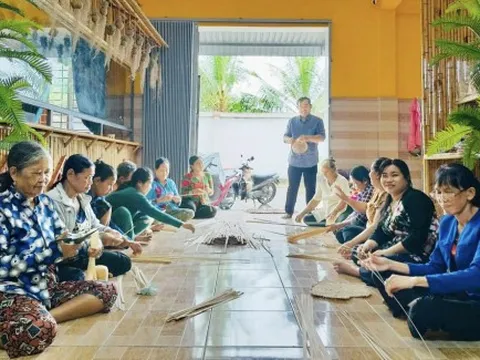 Tiếp sức kịp thời cho các hợp tác xã