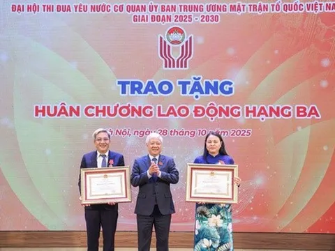 Thi đua là yêu cầu nội tại để khơi dậy sức mạnh toàn dân tộc