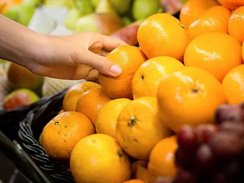 Chuyên gia kêu gọi khi mua cam quýt ở siêu thị, nhất định phải kiểm tra 1 thứ