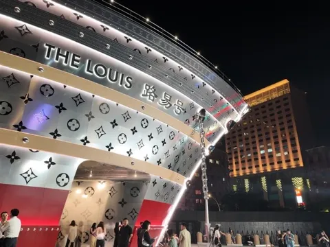 Thị trường xa xỉ Trung Quốc bừng tỉnh