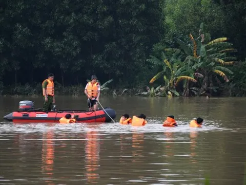 Quảng Ngãi: Tìm thấy thi thể nam thanh niên bị lũ cuốn khi đi làm về