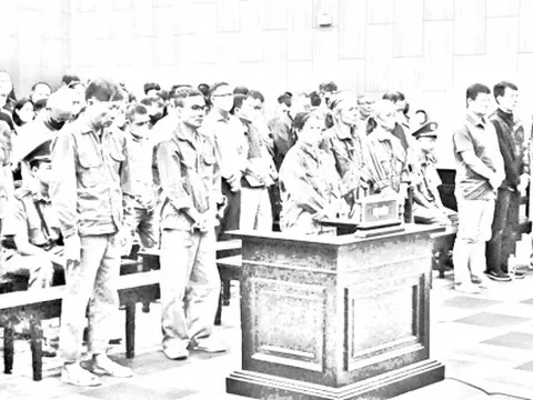 Từ lần đi uống cà phê ở khách sạn Pullman đến trở thành con bạc triệu USD