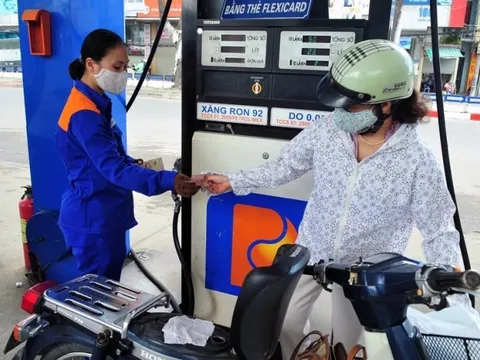 Giá xăng tăng vượt 20.000 đồng/lít