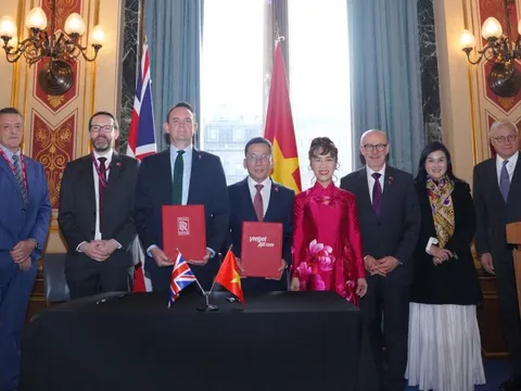 Vietjet và Rolls-Royce ký kết hợp đồng 3,8 tỉ USD trong chuyến thăm Vương quốc Anh của Tổng bí thư