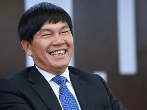 'Vua thép' lãi cả nghìn tỷ nhờ nuôi gà, nuôi heo