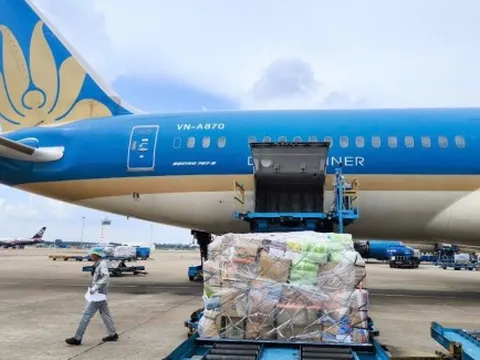 Vietnam Airlines vận chuyển miễn phí hàng hóa hỗ trợ vùng mưa lũ miền Trung