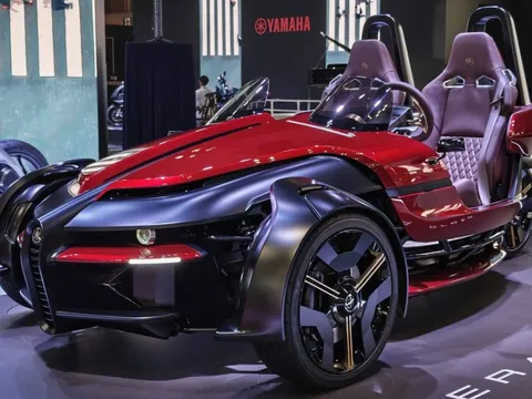 Cận cảnh môtô điện Yamaha Tricera Proto - có vô lăng, 3 bánh độc lập