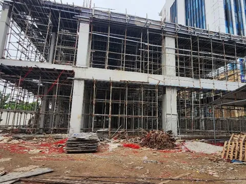 Sập giàn giáo khi đang thi công, 2 người tử nạn, 1 người bị thương