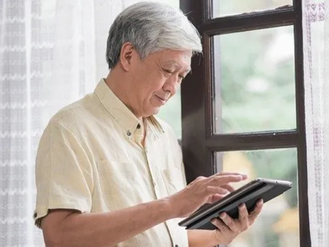 Lương hưu của bố 15 triệu/tháng nhưng nói dối các con 4 triệu, đến giờ nhiều tiền quá muốn cho bớt mà chẳng con nào chịu nhận